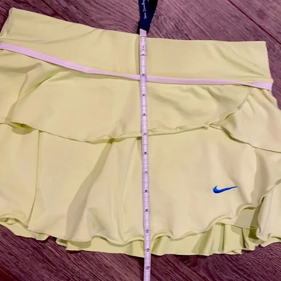 Nike Dri Fit tennis skirt - Picture 7 of 8